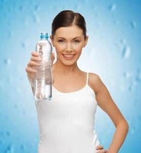 apa minerala elimina deshidratarea 24.07  - apa minerala elimina deshidratarea 24 - Apa minerala elimina pericolul de deshidratare in timpul caniculei
